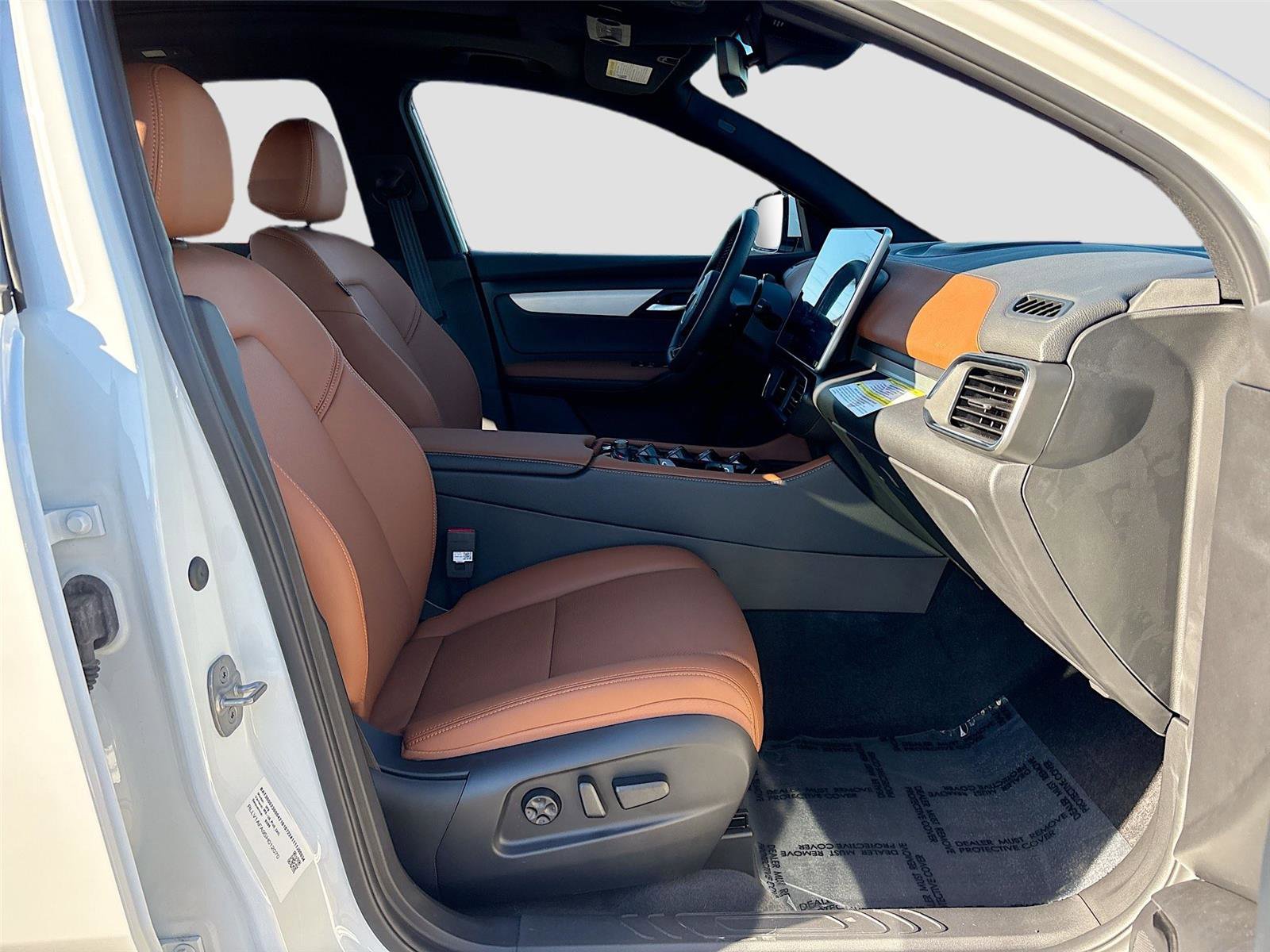 New 2025 VinFast VF 8 Plus image 27