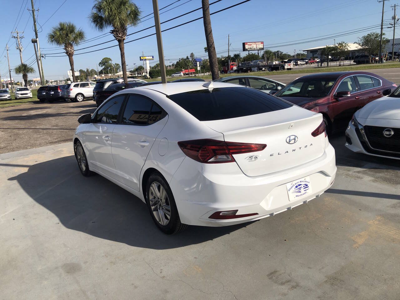 Used 2019 Hyundai Elantra SEL w/ Cargo Package FWD image 4