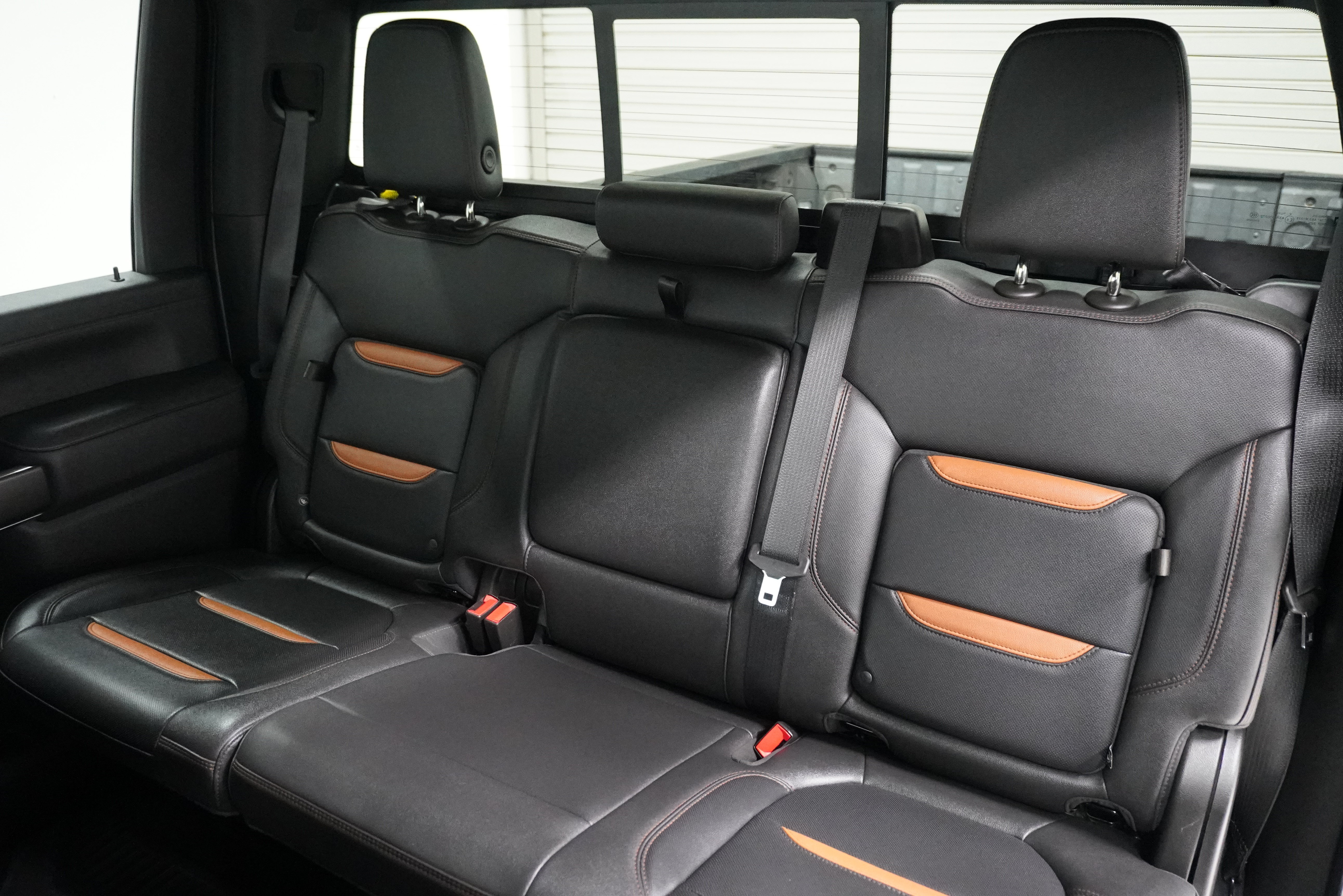 Used 2022 GMC Sierra 2500 AT4 w/ AT4 Premium Plus Package AWD/4WD image 17