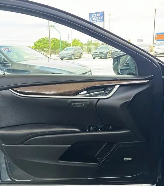 Used 2017 Cadillac XTS Luxury w/ Driver Awareness Package FWD image 19