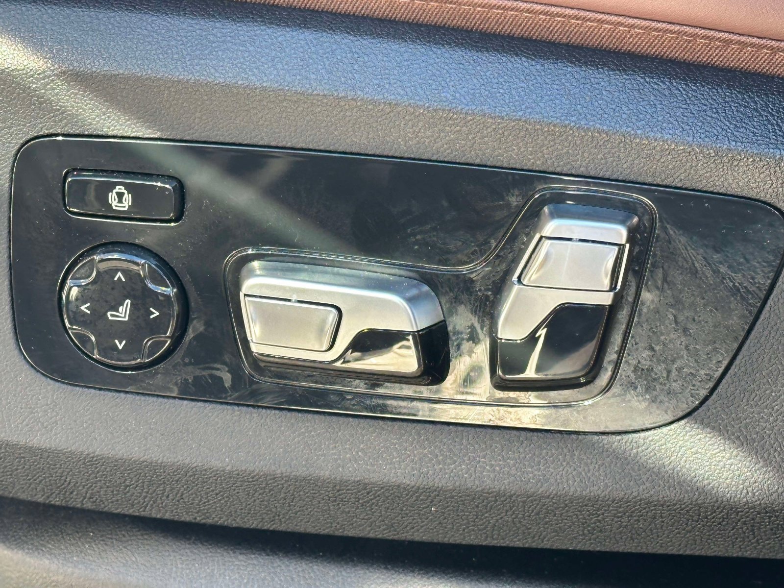 Used 2025 BMW X5 xDrive50e image 23