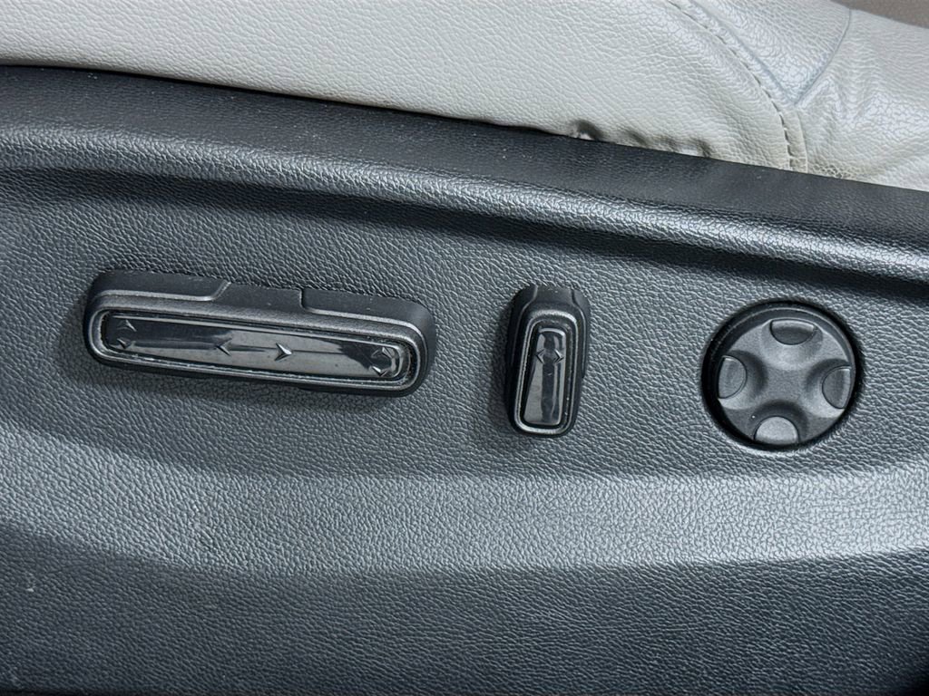 Used 2019 Honda CR-V Touring image 13