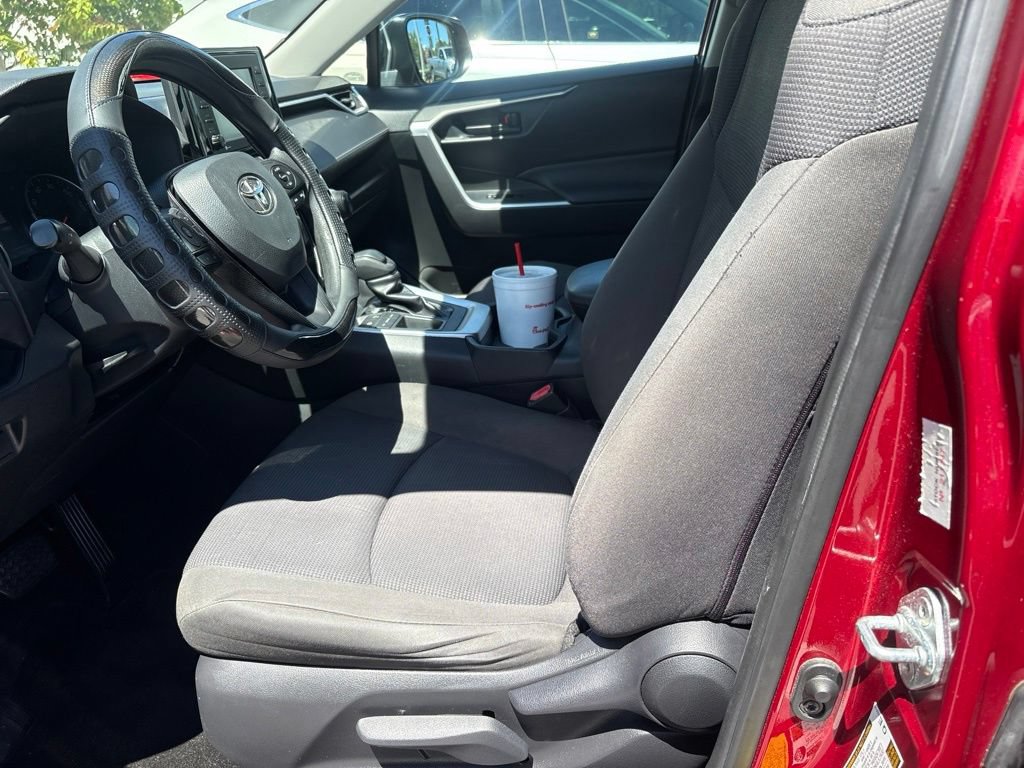 Certified 2021 Toyota RAV4 LE FWD image 5