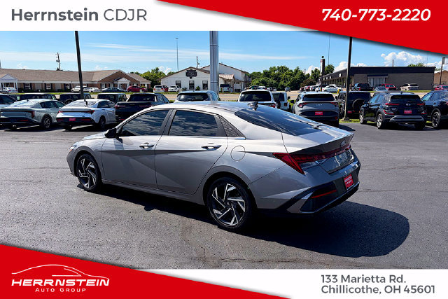 Used 2024 Hyundai Elantra SEL w/ Convenience Package FWD image 5