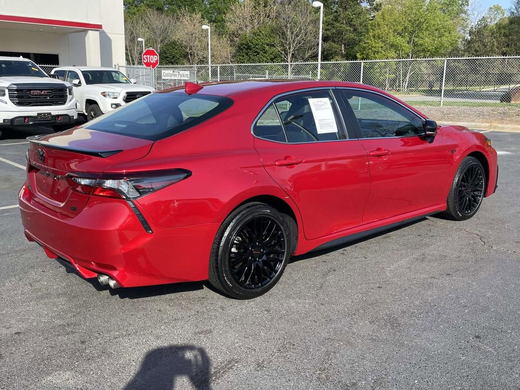 Used 2024 Toyota Camry SE image 10