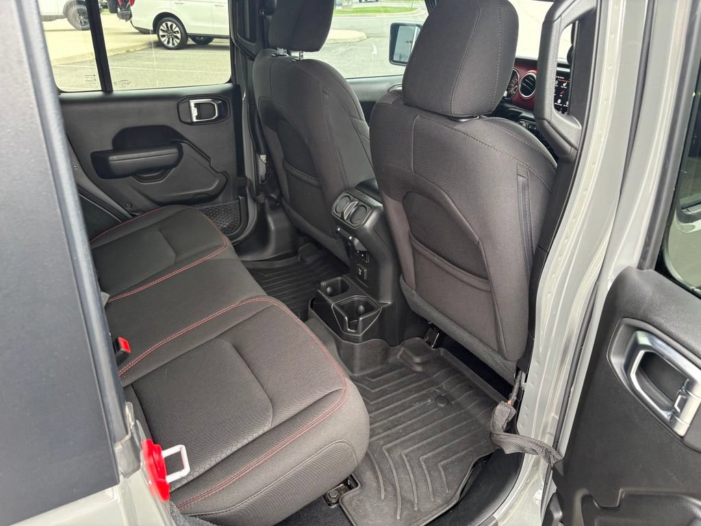 Used 2023 Jeep Wrangler Unlimited Rubicon w/ Cold Weather Group AWD/4WD image 19