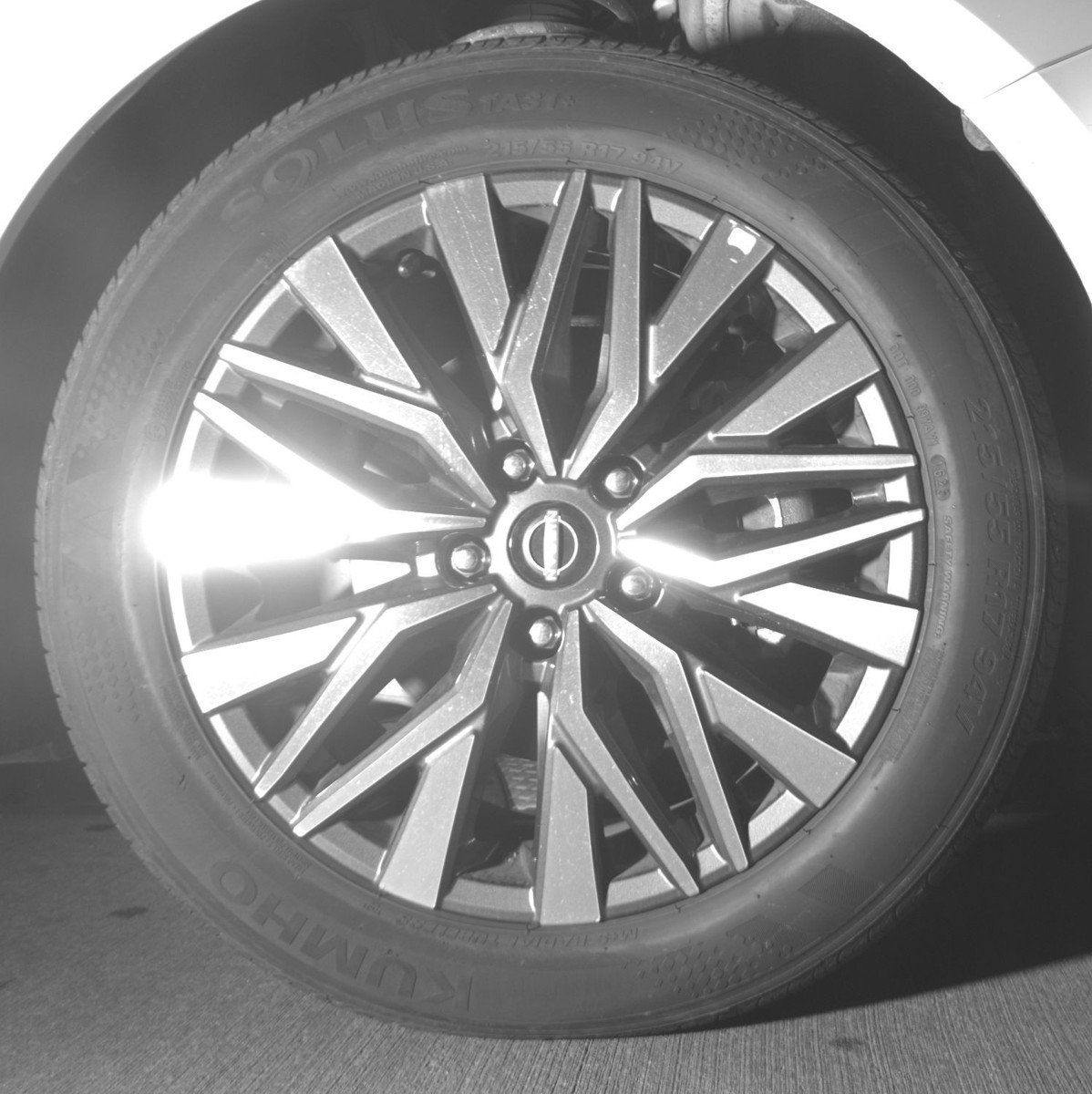 Used 2025 Nissan Altima 2.5 SV FWD image 13