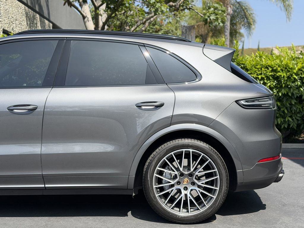Used 2021 Porsche Cayenne Turbo AWD/4WD image 14