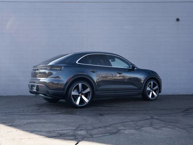 New 2026 Porsche Macan 4 Electric image 7