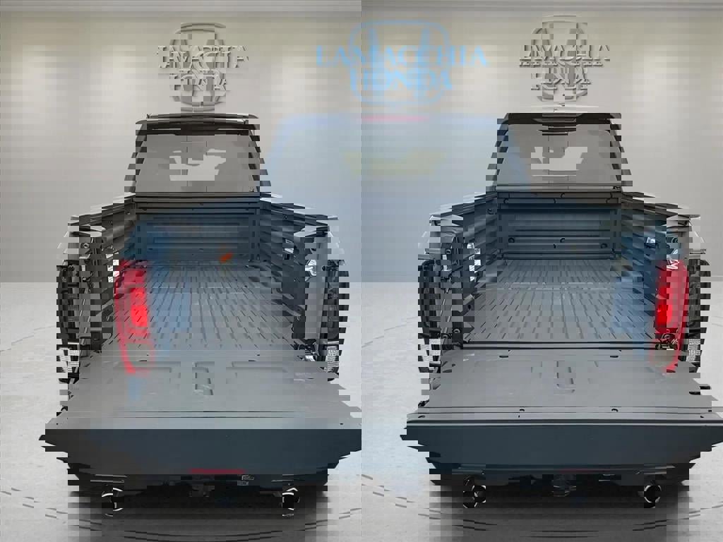 Used 2025 Honda Ridgeline Black Edition image 6