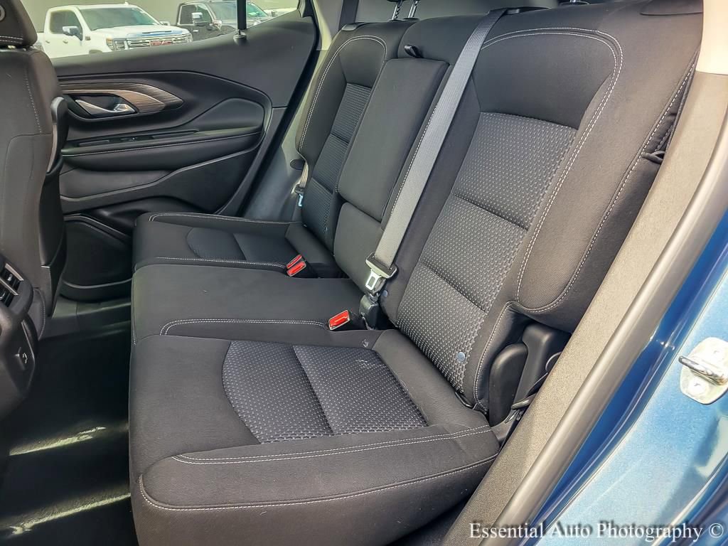 Used 2024 GMC Terrain SLE w/ Driver Convenience Package image 11