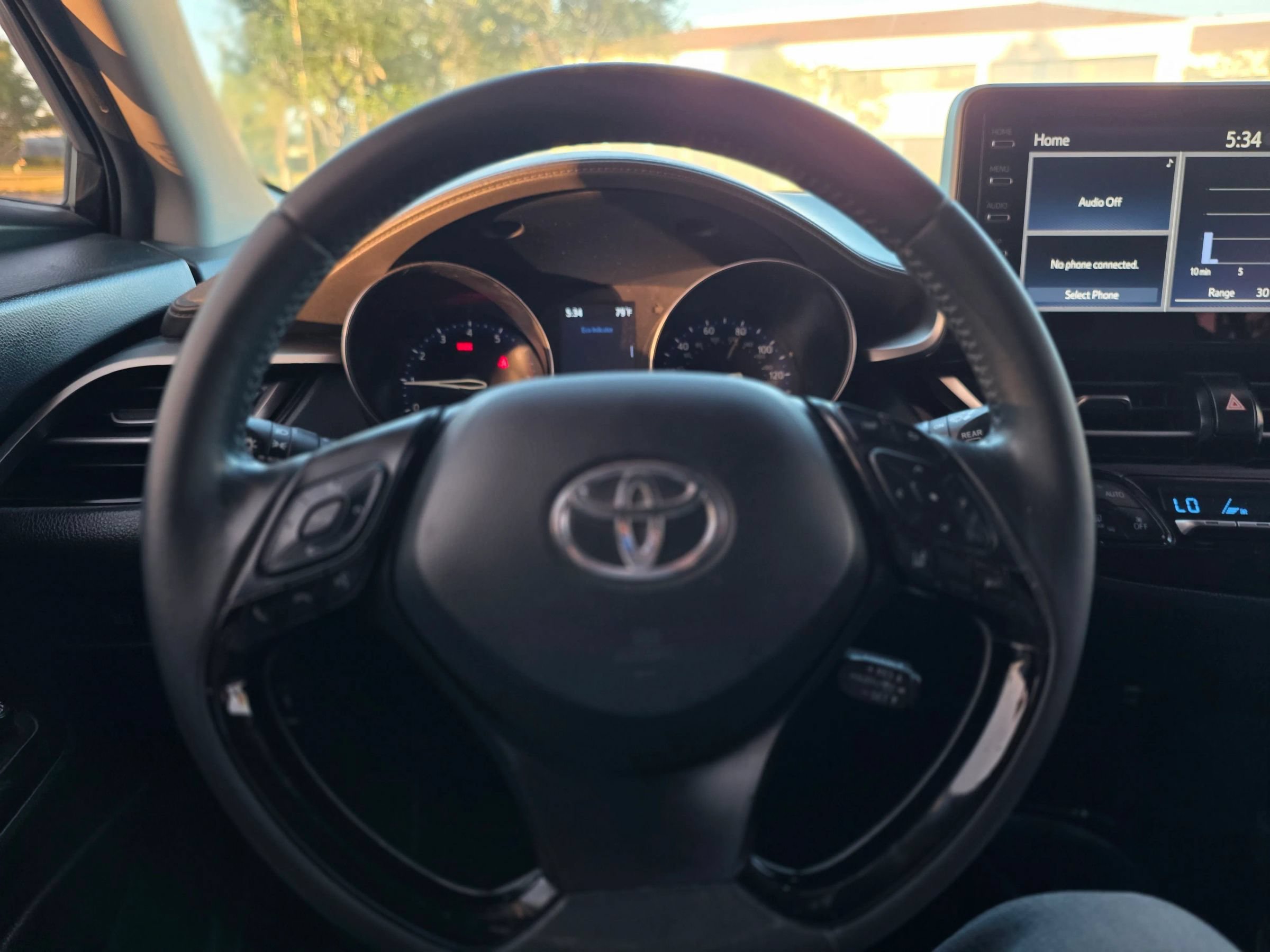 Used 2022 Toyota C-HR Limited FWD image 19
