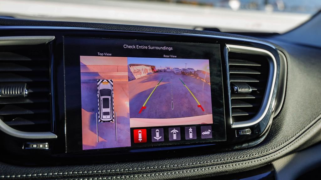 Certified 2023 Chrysler Pacifica Touring-L image 28