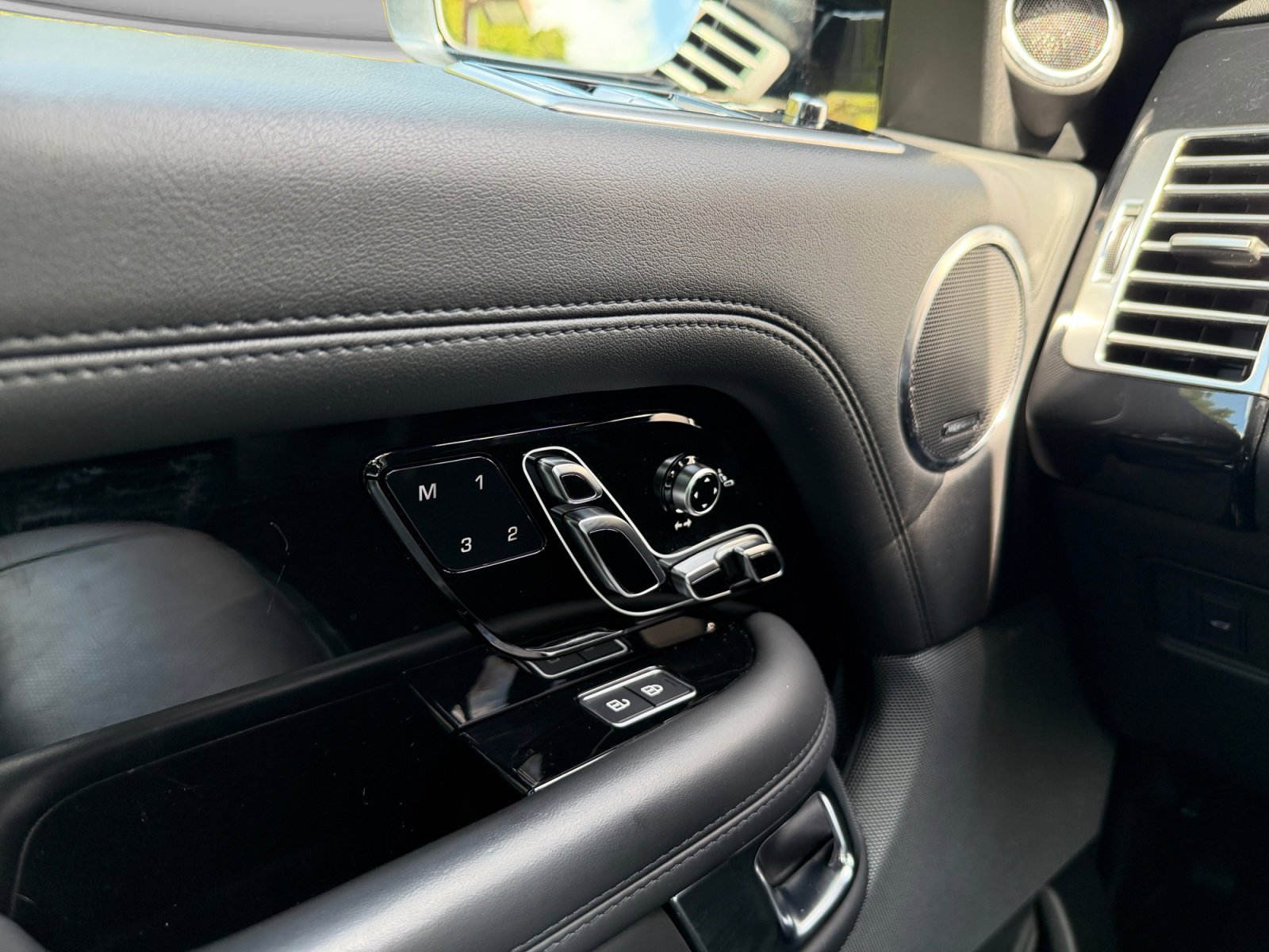 Used 2022 Land Rover Range Rover Westminster Edition AWD/4WD image 13