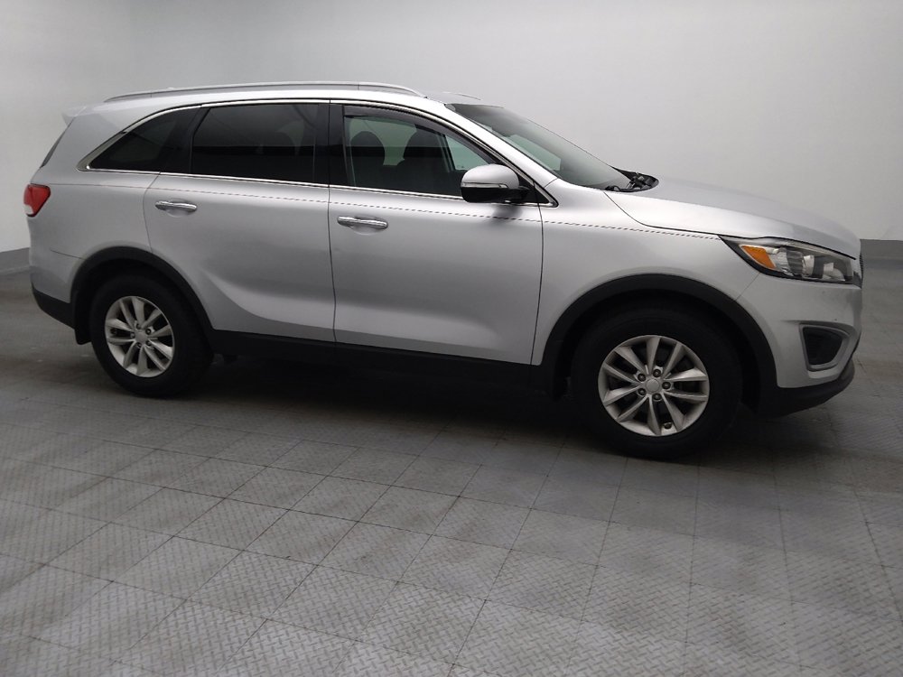 Used 2018 Kia Sorento LX image 11