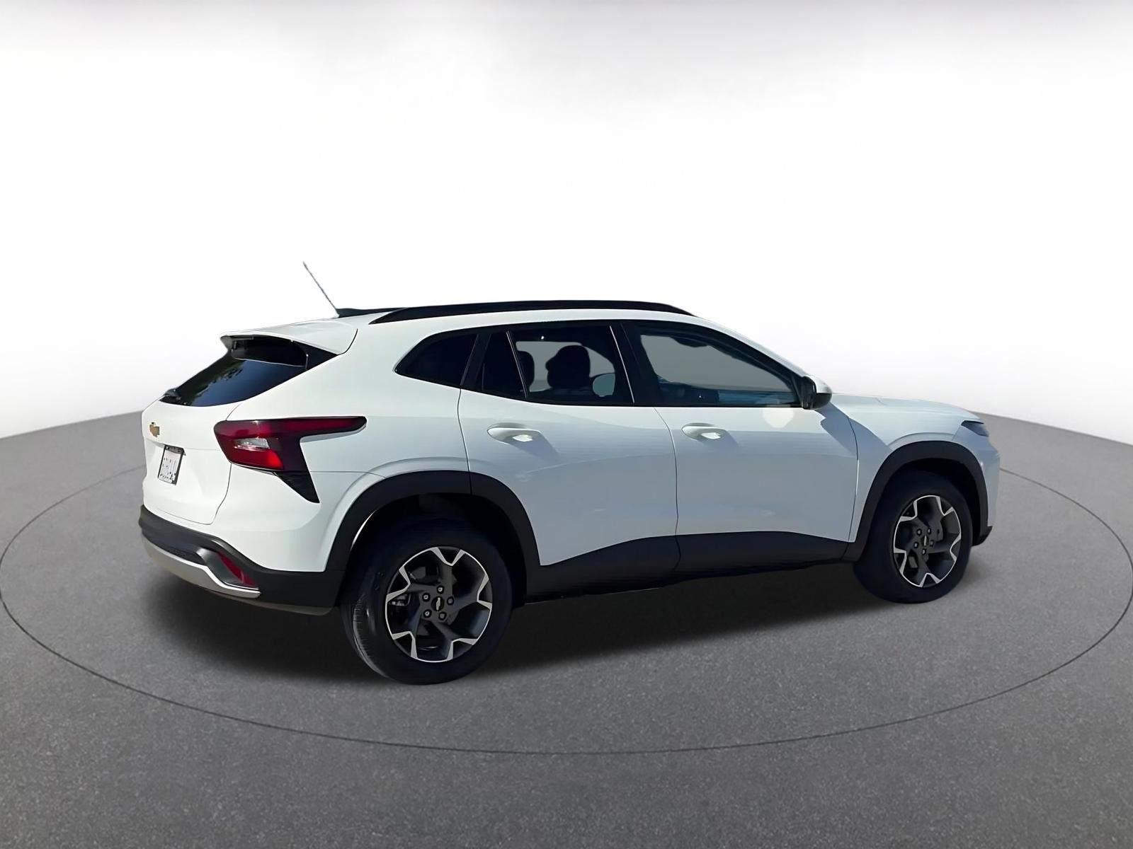 Used 2025 Chevrolet Trax LT image 15