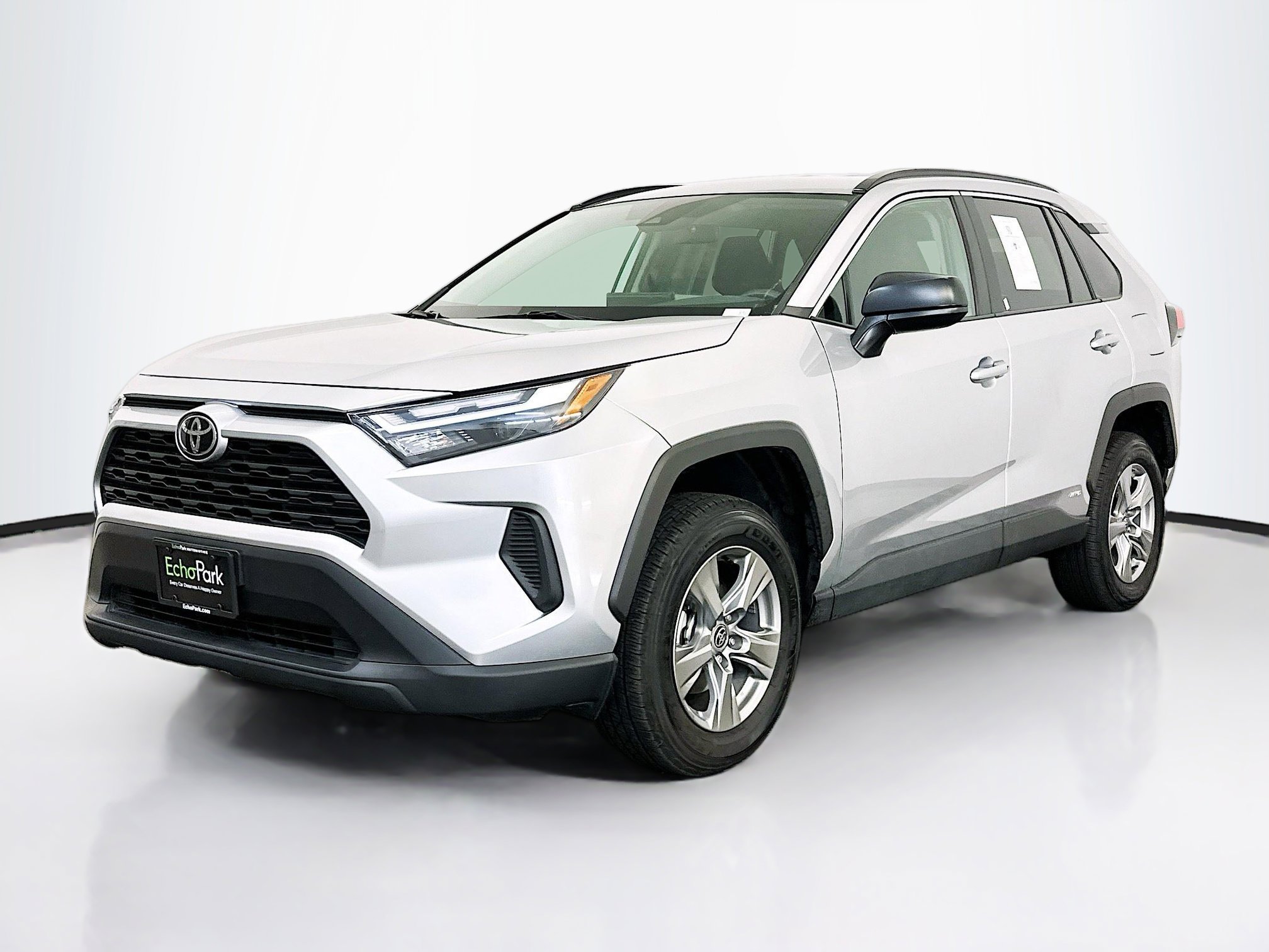 Used 2025 Toyota RAV4 LE image 3