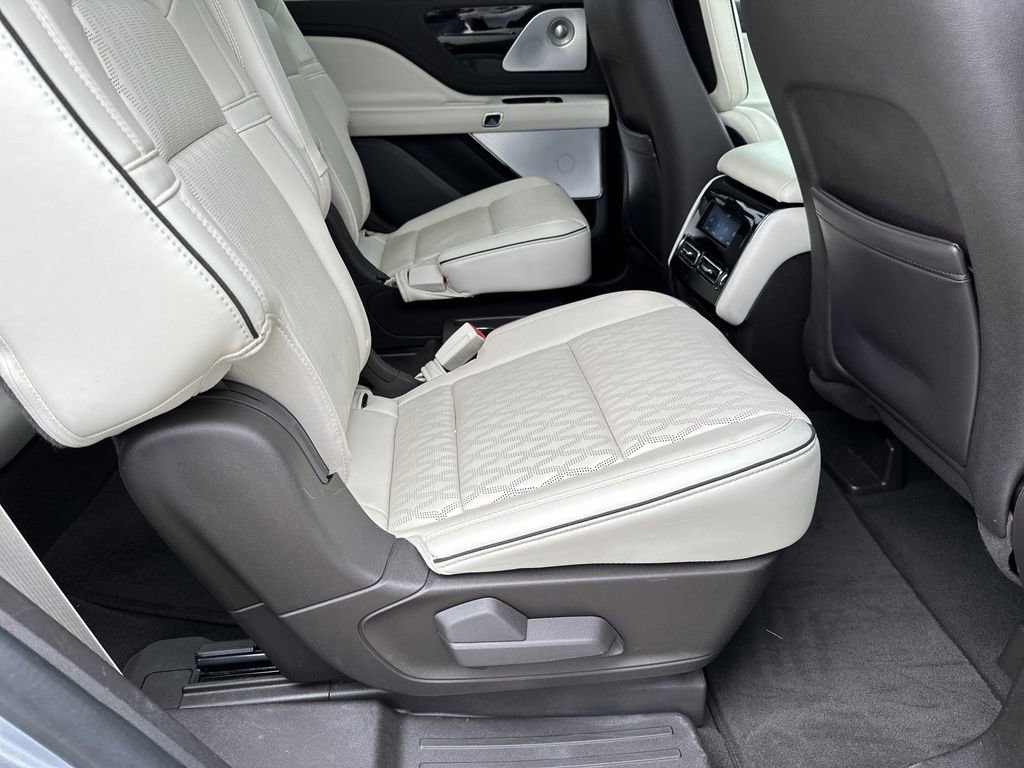 Used 2020 Lincoln Aviator Black Label Grand Touring w/ Class IV Trailer Tow Package image 33