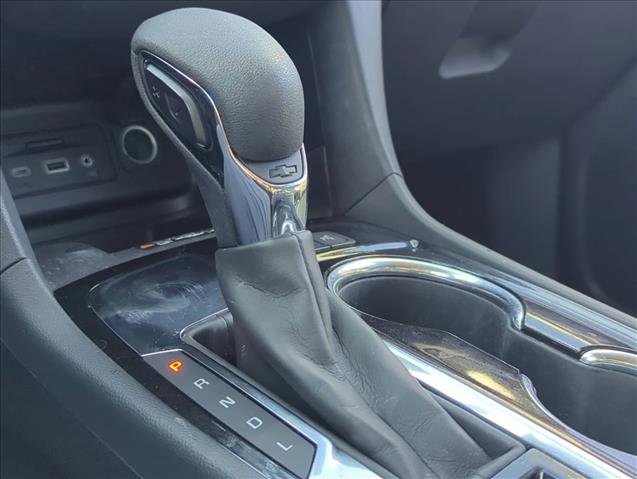 Used 2023 Chevrolet Equinox Premier image 10