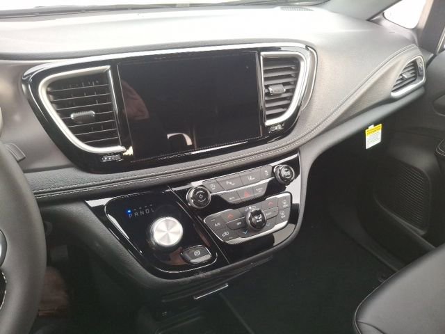New 2026 Chrysler Pacifica Select image 18