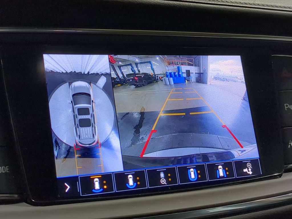 Used 2021 Buick Enclave Avenir w/ Avenir Technology Package AWD/4WD image 35