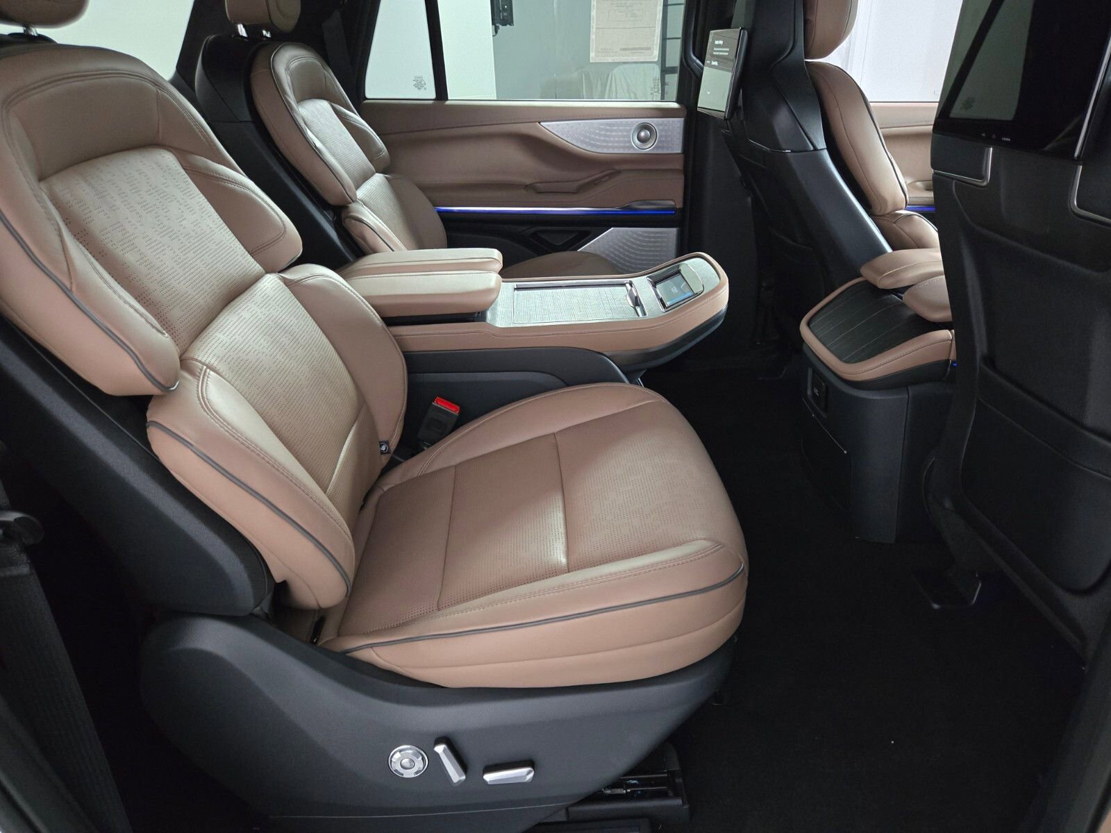 New 2026 Lincoln Navigator L Black Label image 19