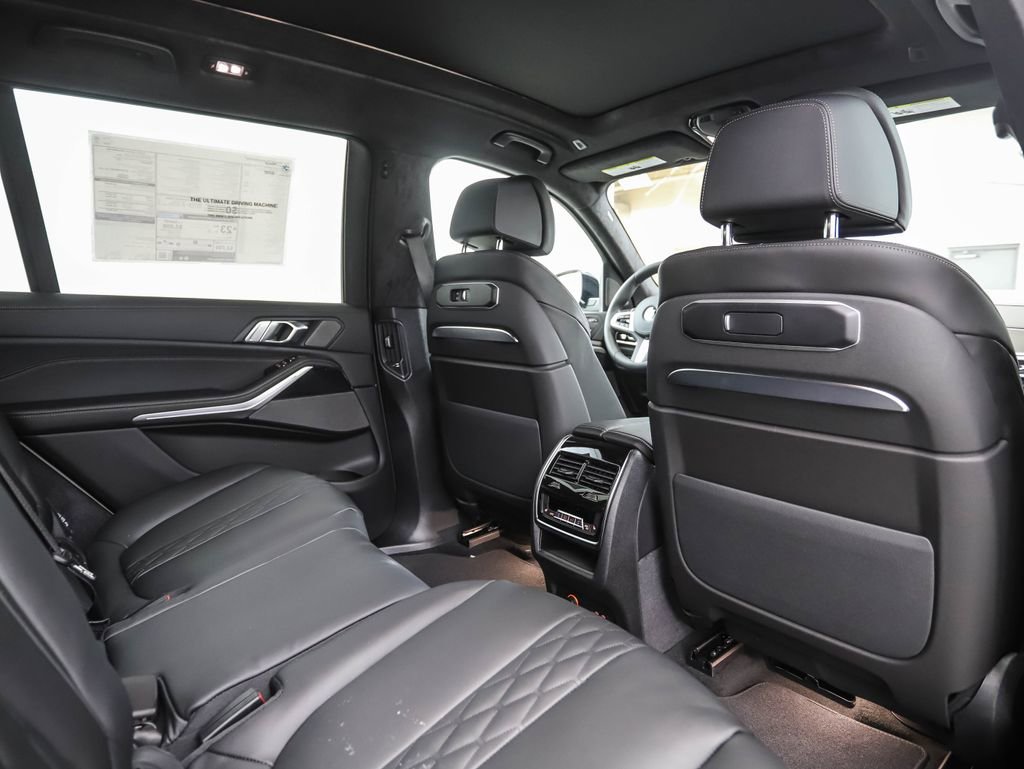 Used 2026 BMW X7 xDrive40i w/ M Sport Package image 32