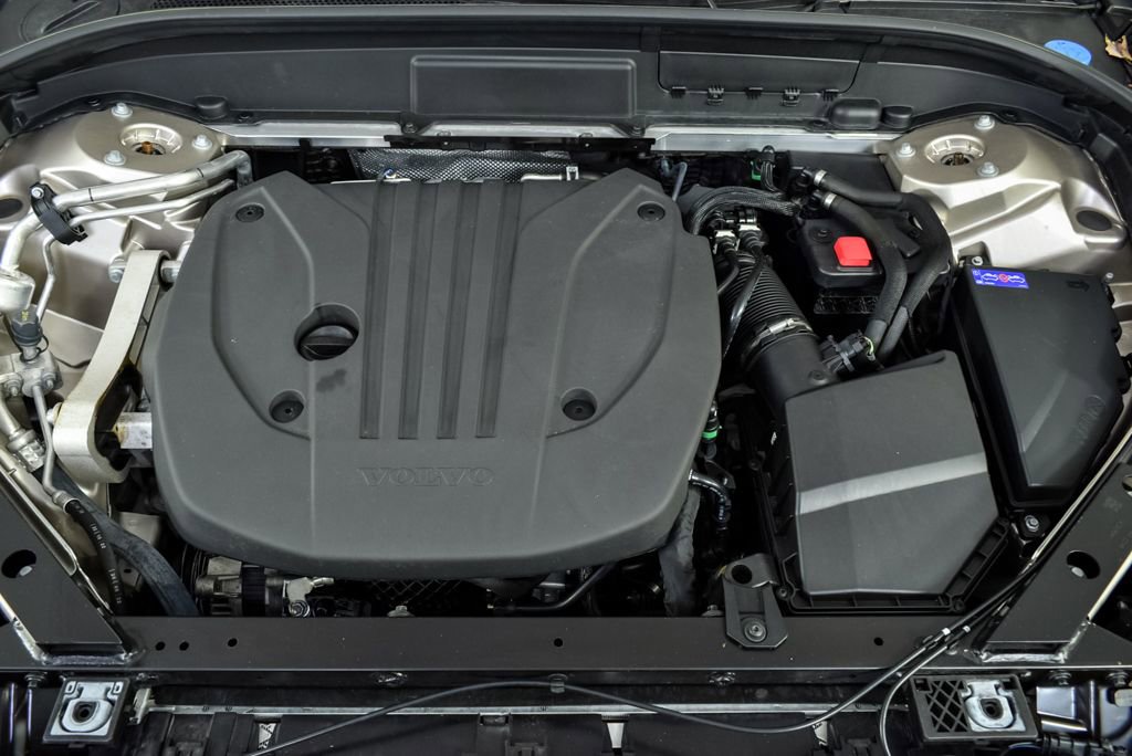 Certified 2023 Volvo XC60 B5 Ultimate w/ Protection Package Premier image 36