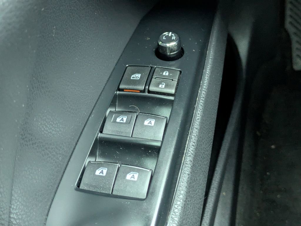 Used 2019 Toyota Camry XLE image 25