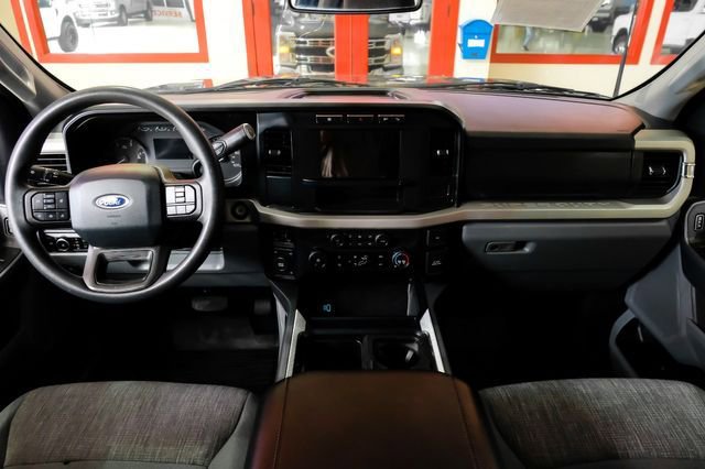 Used 2023 Ford F350 XLT w/ FX4 Off-Road Package AWD/4WD image 15