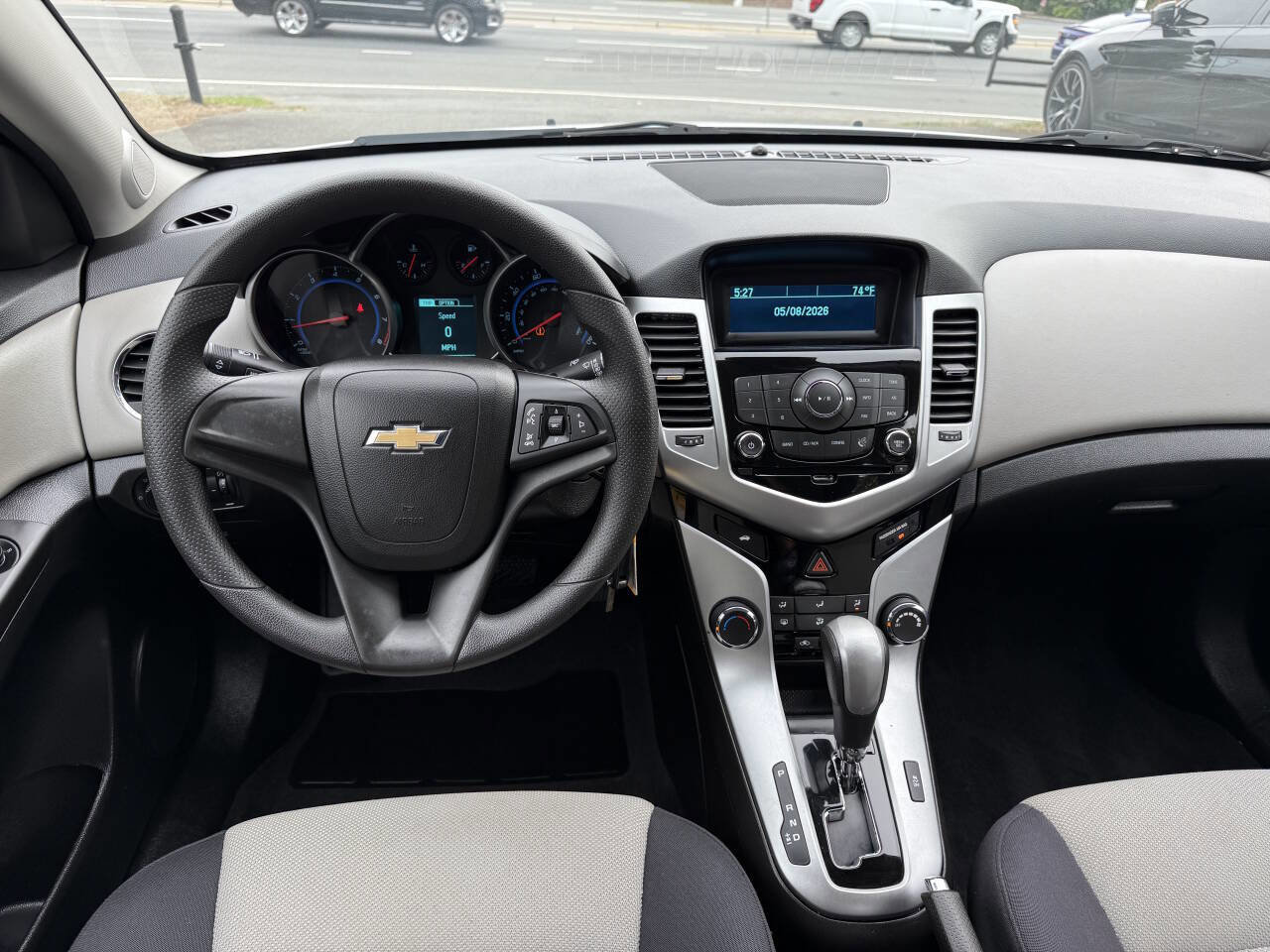 Used 2015 Chevrolet Cruze LS FWD image 17