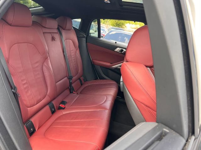 Used 2022 BMW X6 xDrive40i w/ M Sport Package AWD/4WD image 31