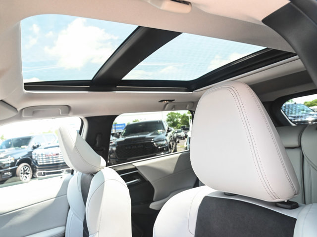 New 2025 Mitsubishi Outlander SE image 28