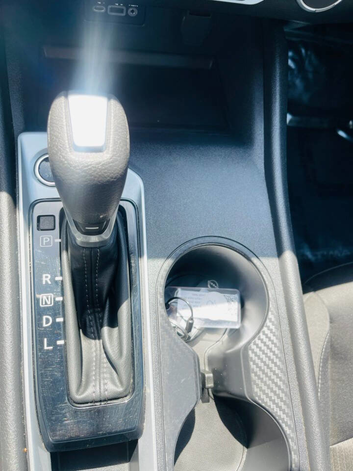Used 2025 Nissan Altima 2.5 SV image 40
