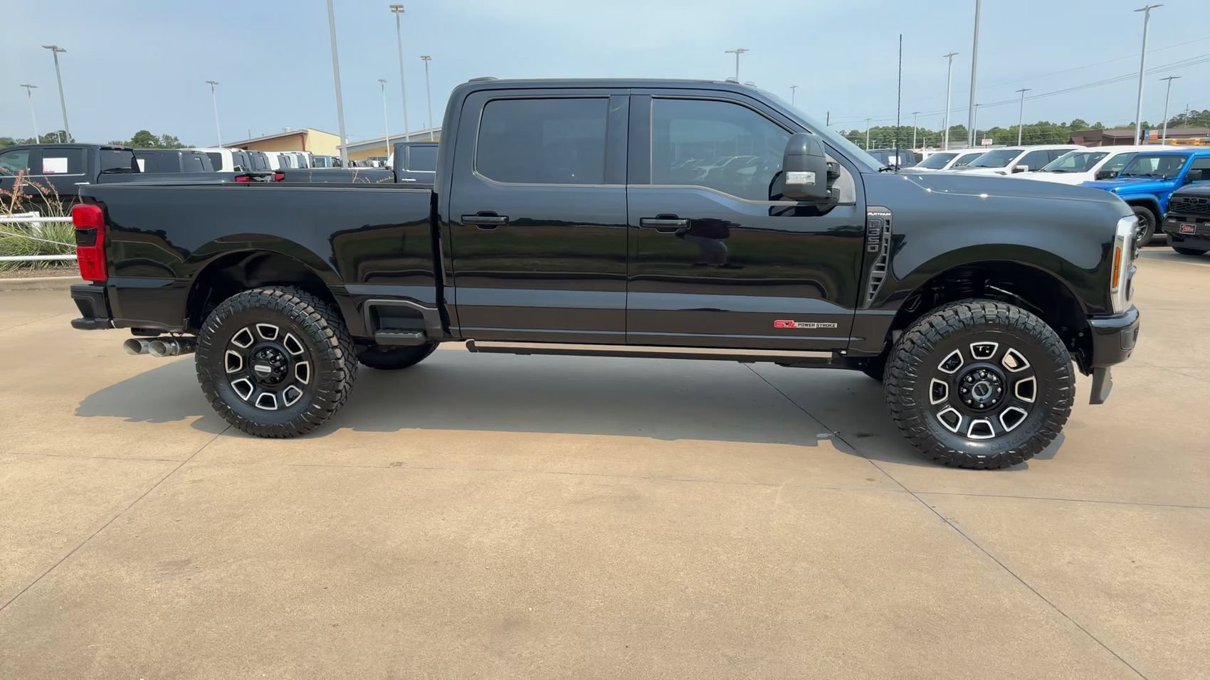 Used 2025 Ford F350 Platinum AWD/4WD image 2