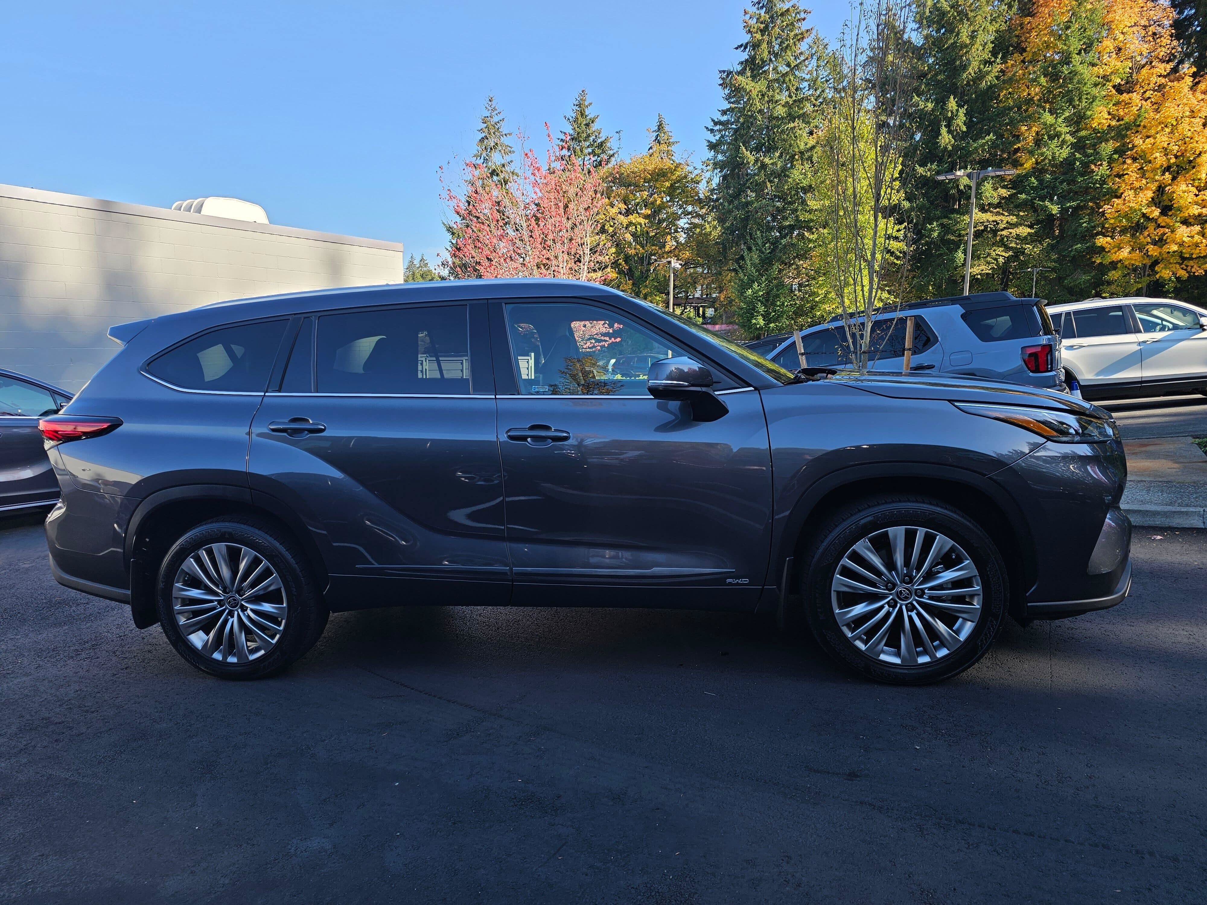 Used 2022 Toyota Highlander Platinum AWD/4WD image 8