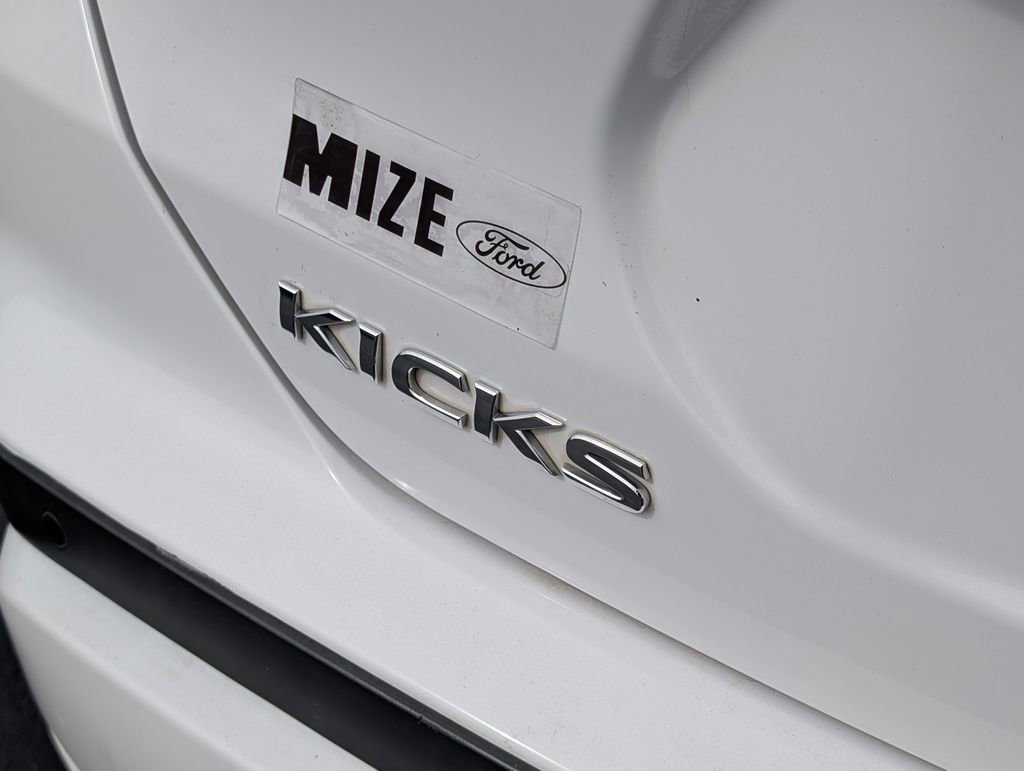Used 2021 Nissan Kicks S image 24