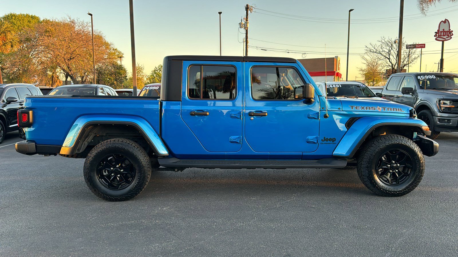 Used 2022 Jeep Gladiator Sport image 9