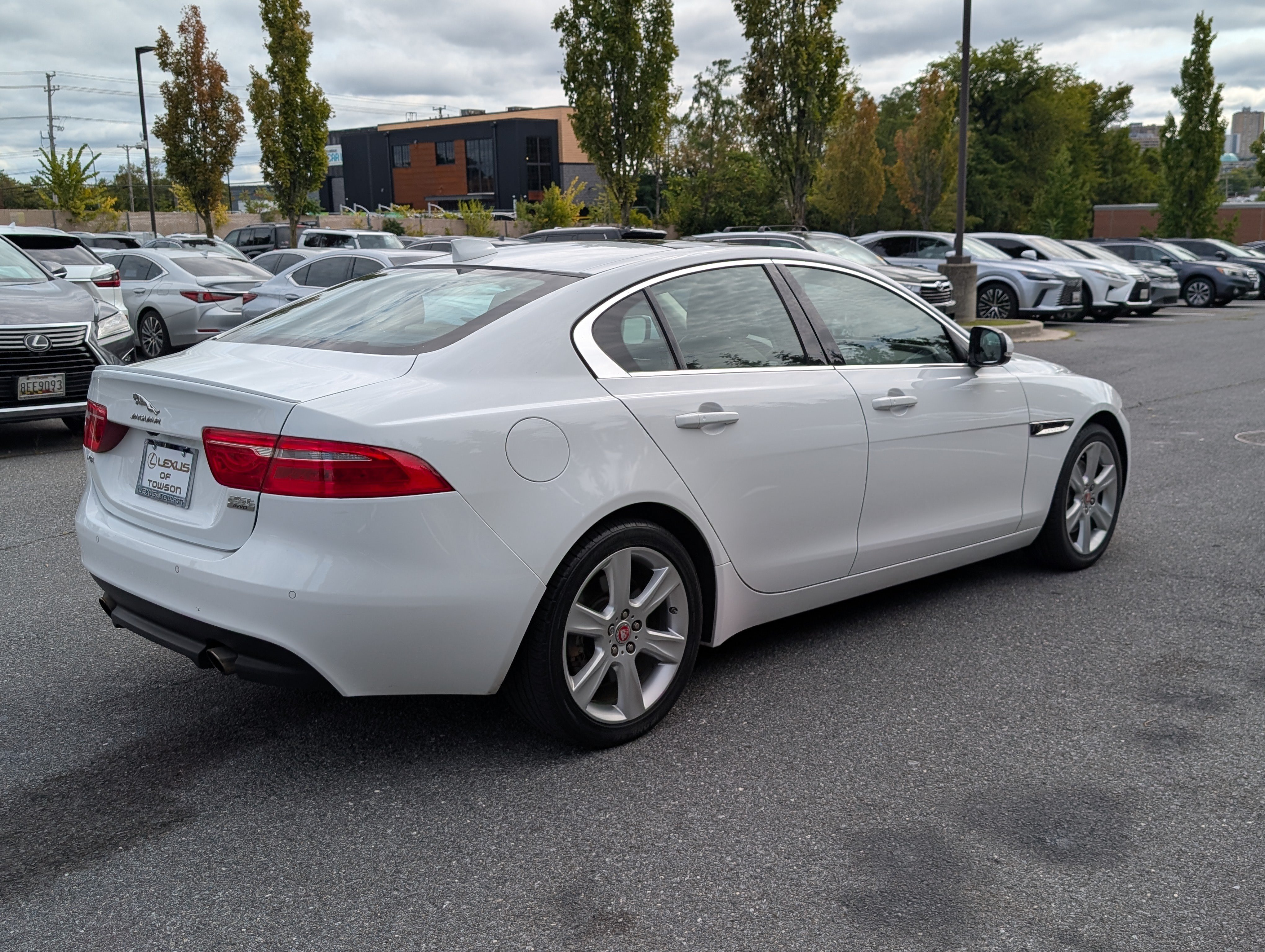 Used 2018 Jaguar XE Prestige AWD/4WD image 3