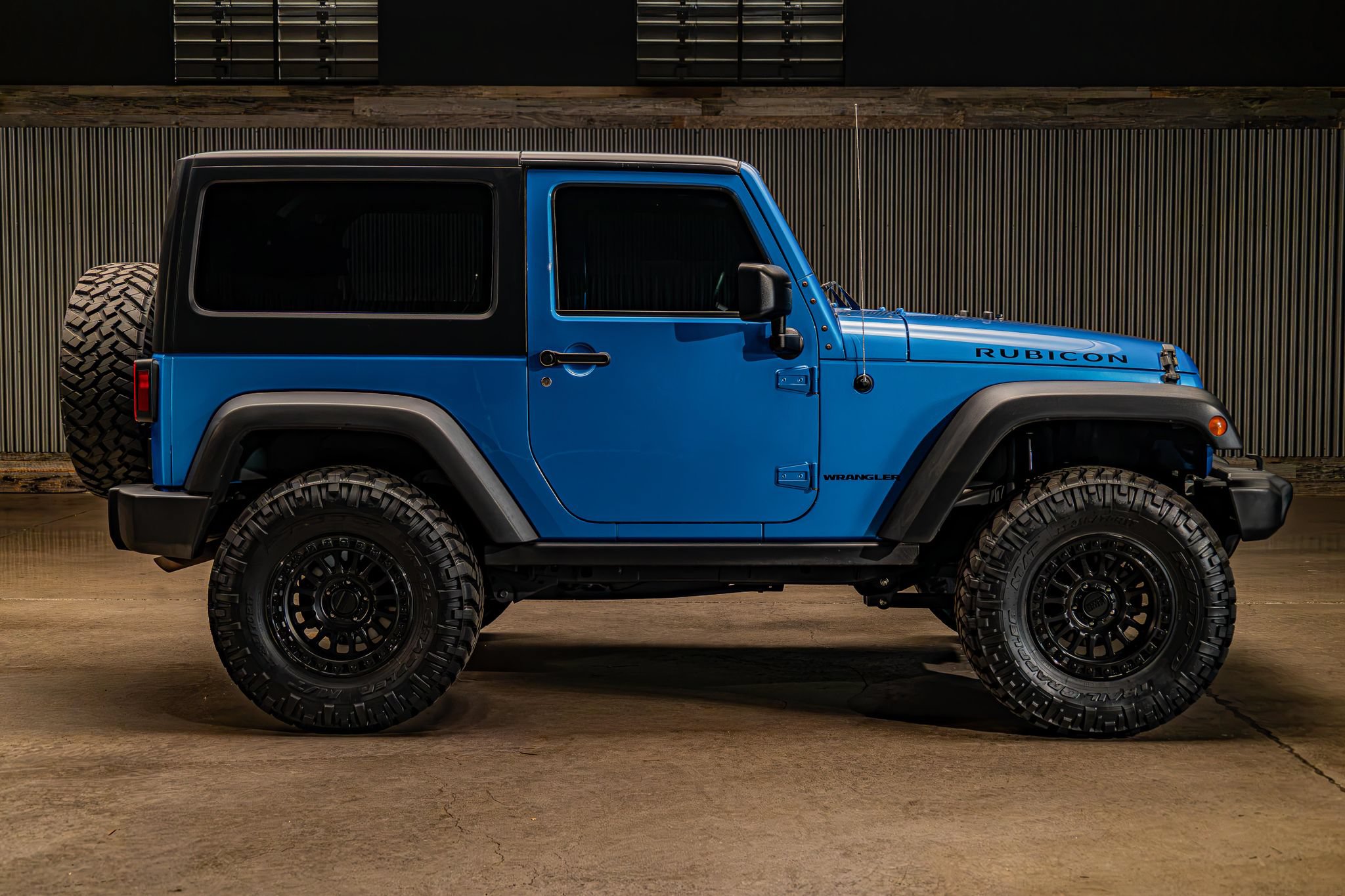 Used 2016 Jeep Wrangler Rubicon w/ Dual Top Group AWD/4WD image 11