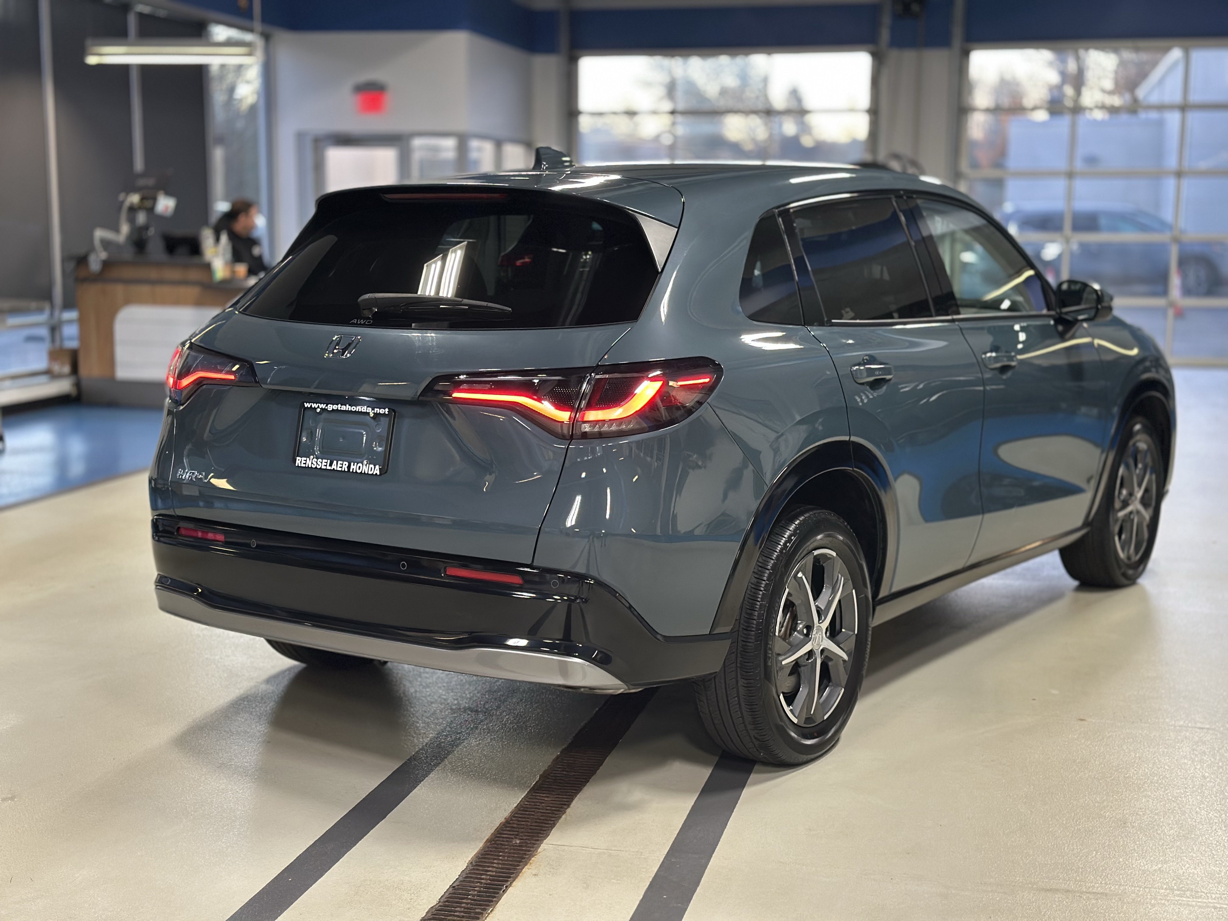 Used 2024 Honda HR-V EX-L image 4