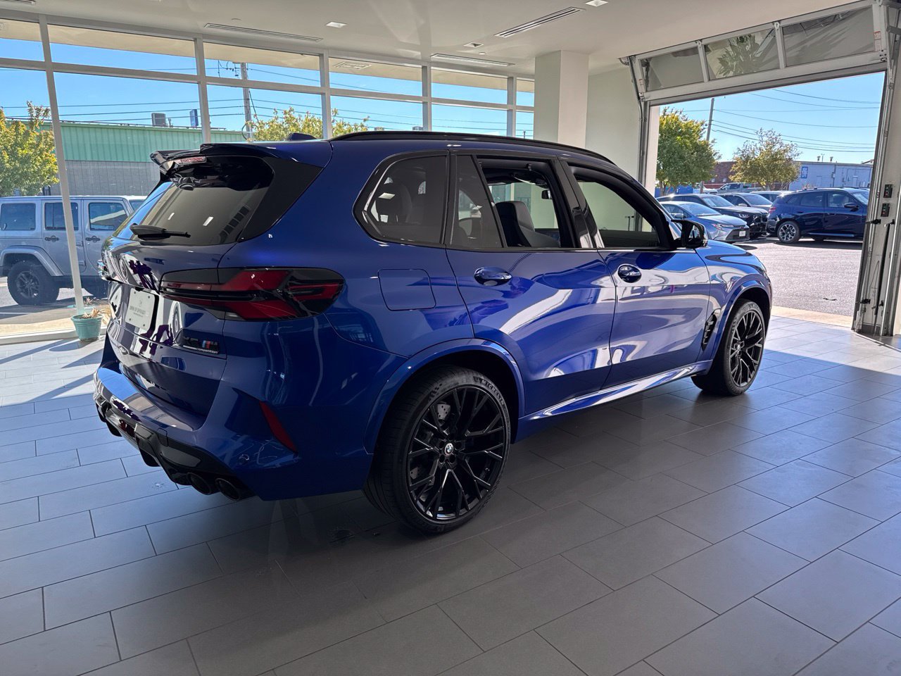 Used 2025 BMW X5 M Competition w/ Executive Package AWD/4WD image 8