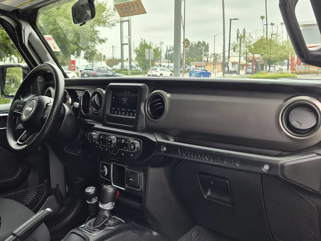 Used 2022 Jeep Wrangler Unlimited Sport AWD/4WD image 31