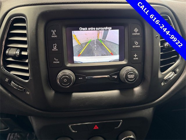 Used 2018 Jeep Compass Latitude w/ Cold Weather Group image 17