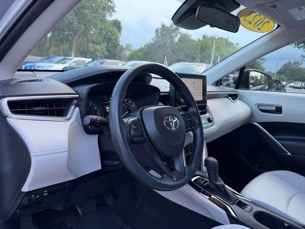Used 2023 Toyota Corolla Cross L FWD image 33