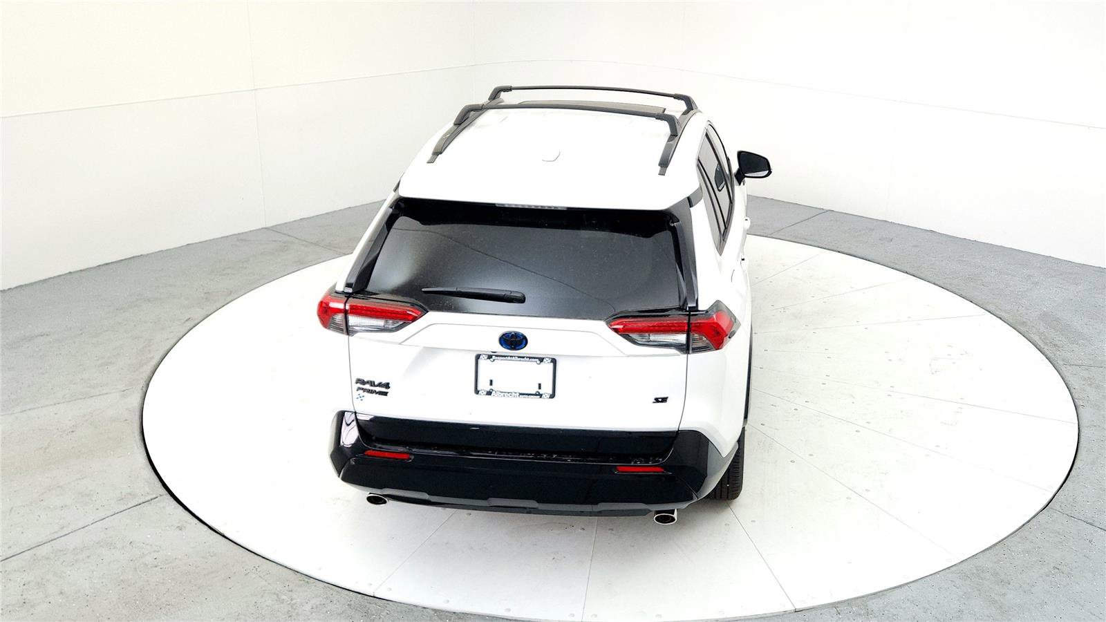 Used 2024 Toyota RAV4 SE w/ Weather & Moonroof Package image 15