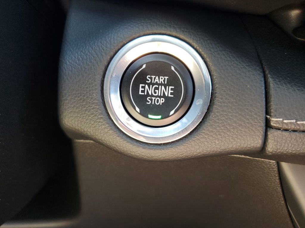 Used 2023 Buick Envision Essence w/ Technology Package I image 28
