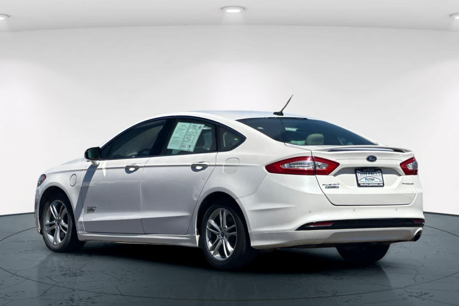 Used 2016 Ford Fusion Energi Titanium w/ Driver Assist Package FWD image 8