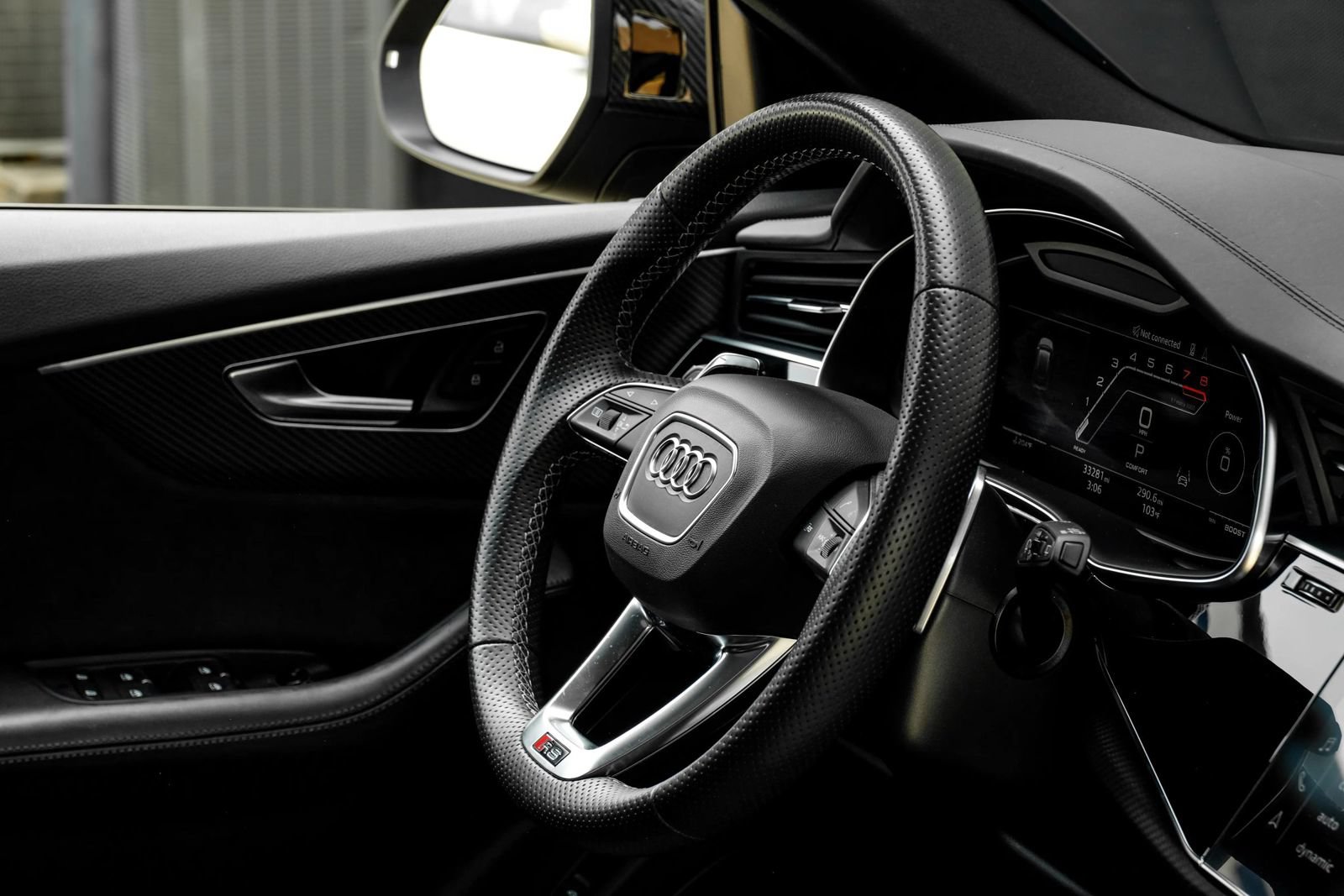 Used 2022 Audi RS Q8 AWD/4WD image 22