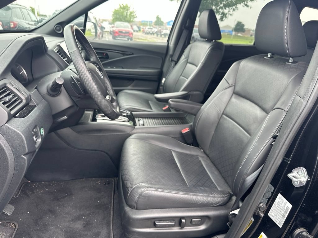 Used 2023 Honda Passport Elite image 16